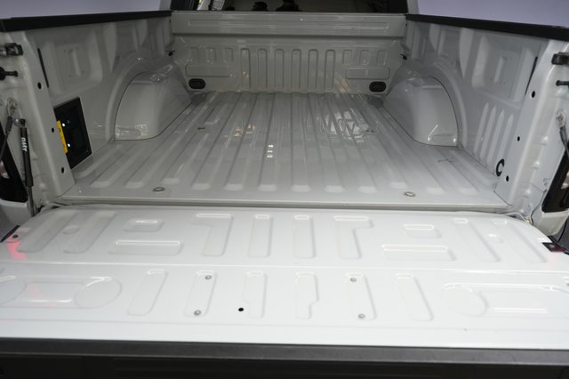2023 Ford F-150 Lightning — photo 6 of 15