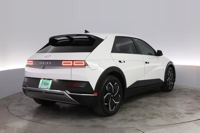 2024 Hyundai IONIQ 5 — photo 2 of 21