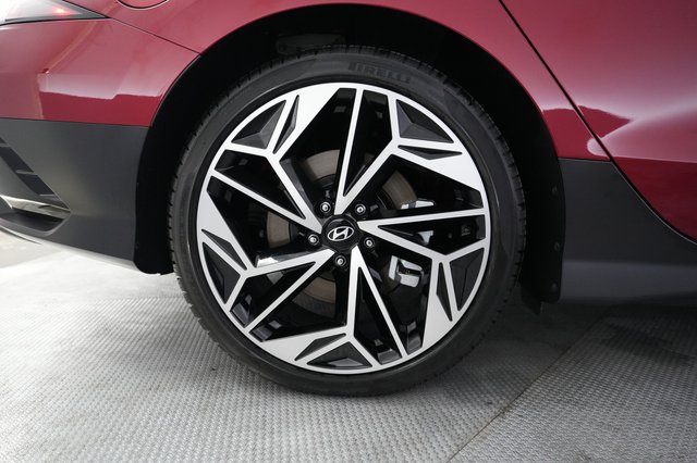 2024 Hyundai IONIQ 6 — photo 17 of 21