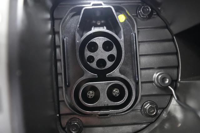 2024 Hyundai IONIQ 6 — photo 8 of 21