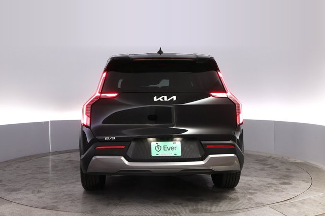 2024 Kia EV9 — photo 12 of 23