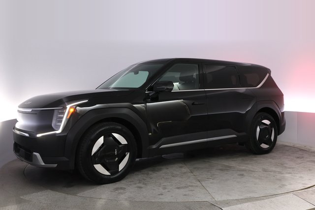 2024 Kia EV9 — photo 14 of 23