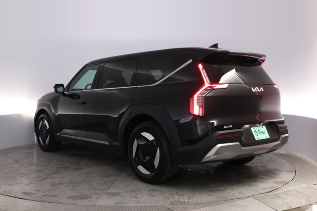 2024 Kia EV9 — photo 13 of 23