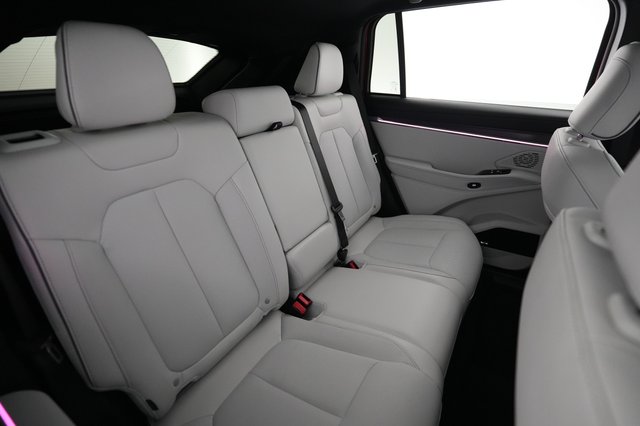 2025 Jeep Wagoneer S — photo 4 of 19