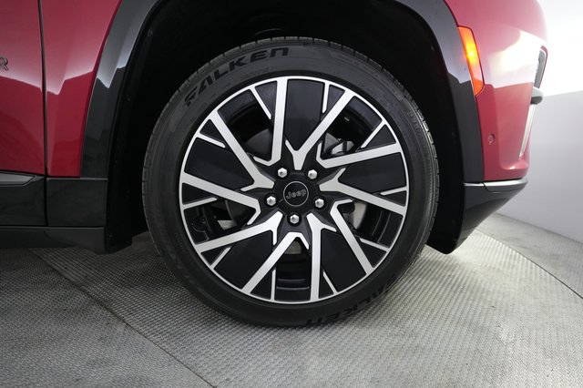 2025 Jeep Wagoneer S — photo 16 of 19