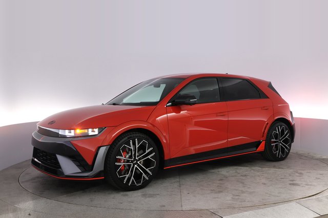 2025 Hyundai IONIQ 5 — photo 14 of 20