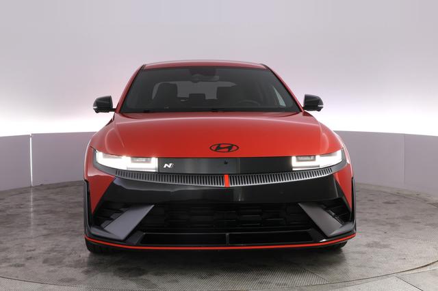 2025 Hyundai IONIQ 5 — photo 9 of 20
