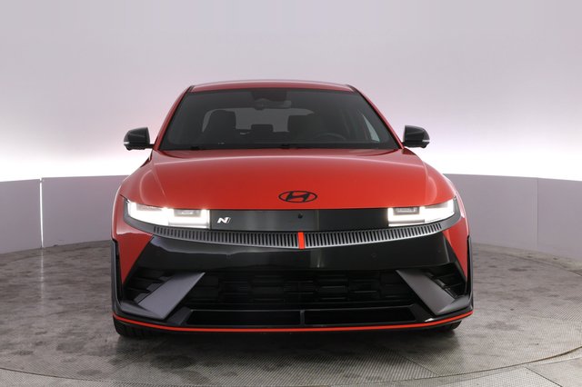 2025 Hyundai IONIQ 5 — photo 9 of 20