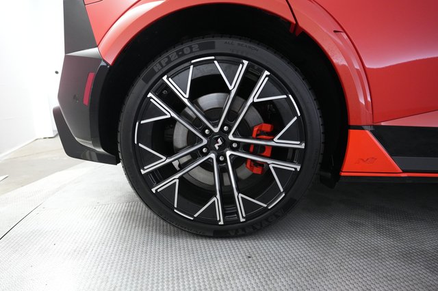 2025 Hyundai IONIQ 5 — photo 17 of 20