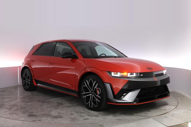 2025 Hyundai IONIQ 5 — photo 10 of 20