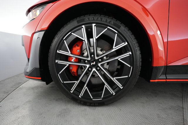 2025 Hyundai IONIQ 5 — photo 15 of 20