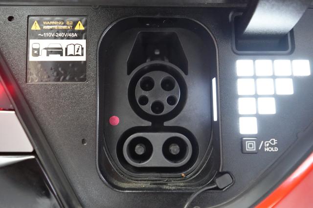 2025 Hyundai IONIQ 5 — photo 8 of 20