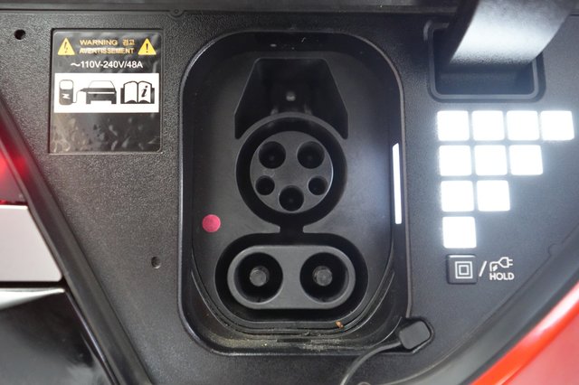 2025 Hyundai IONIQ 5 — photo 8 of 20