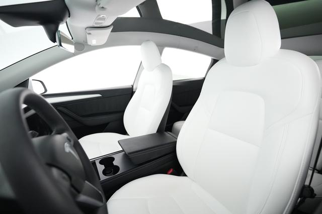 2023 Tesla Model Y — photo 3 of 23