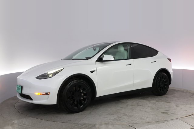 2023 Tesla Model Y — photo 14 of 23