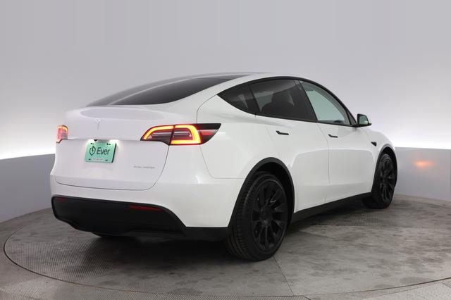 2023 Tesla Model Y — photo 2 of 23