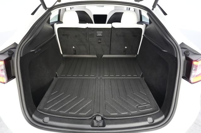 2023 Tesla Model Y — photo 6 of 23