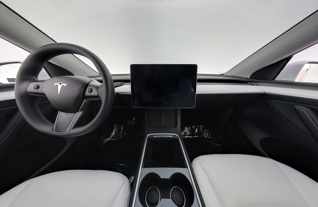 2023 Tesla Model Y — photo 20 of 23