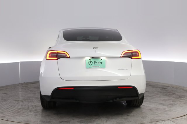 2023 Tesla Model Y — photo 12 of 23