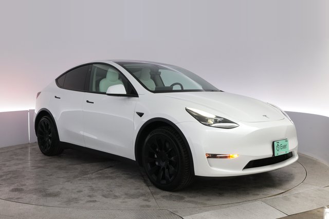2023 Tesla Model Y — photo 10 of 23