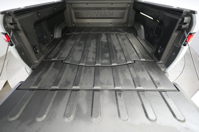 2022 Rivian R1T — photo 6 of 20