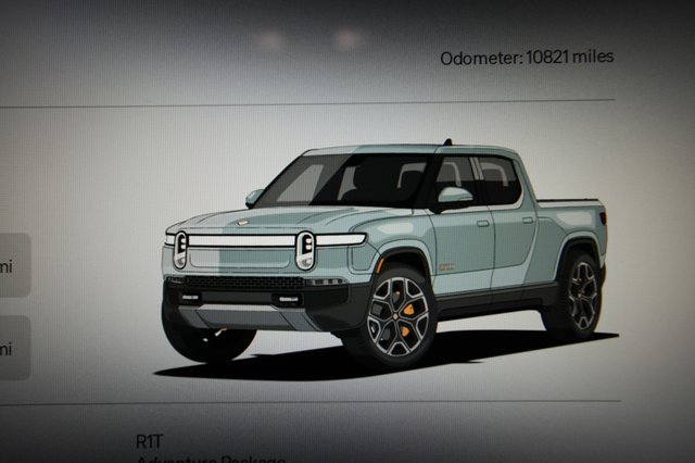 2022 Rivian R1T — photo 5 of 20