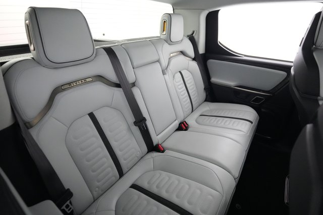 2022 Rivian R1T — photo 4 of 20