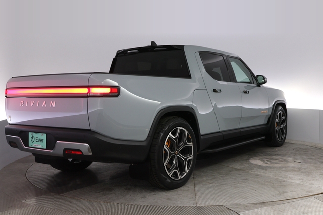 2022 Rivian R1T