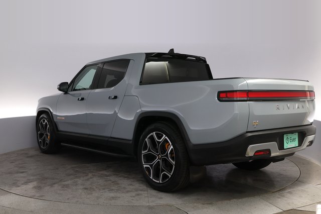 2022 Rivian R1T — photo 13 of 20