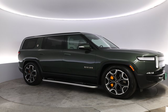 2023 Rivian R1S — photo 11 of 23