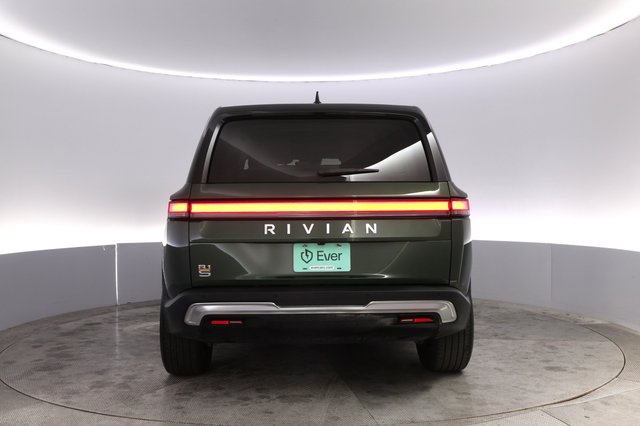 2023 Rivian R1S — photo 12 of 23