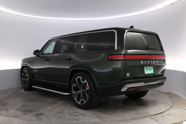 2023 Rivian R1S — photo 13 of 23