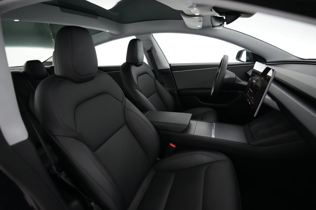 2025 Tesla Model 3 — photo 16 of 21