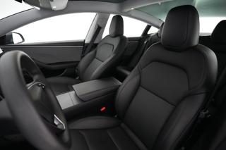 2025 Tesla Model 3 — photo 3 of 21