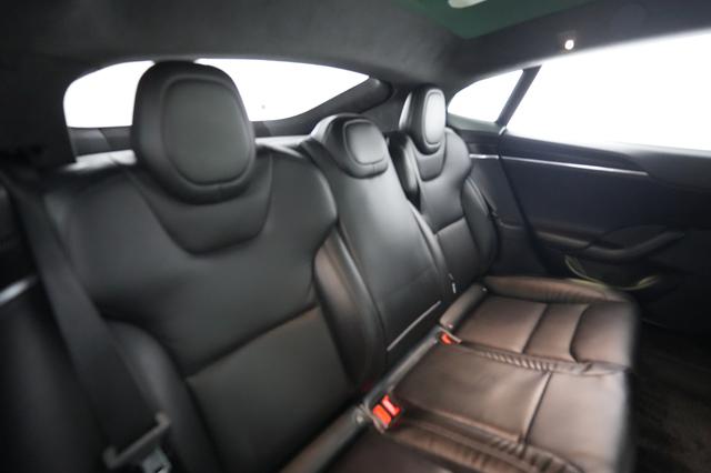 2022 Tesla Model S — photo 4 of 25