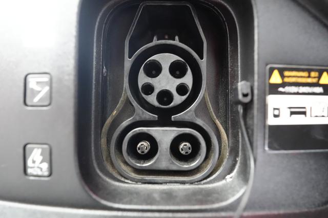 2023 Kia EV6 — photo 8 of 21