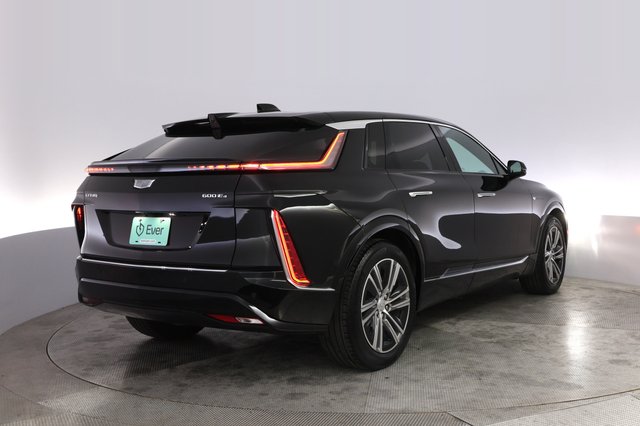 2024 Cadillac Lyriq — photo 2 of 21