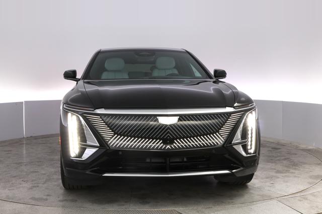 2024 Cadillac Lyriq — photo 9 of 21