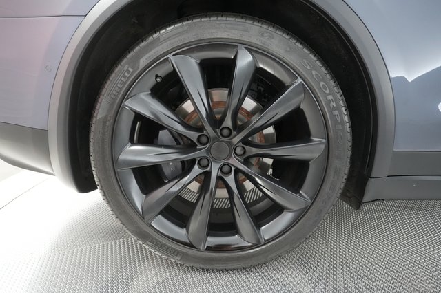 2020 Tesla Model X — photo 12 of 19