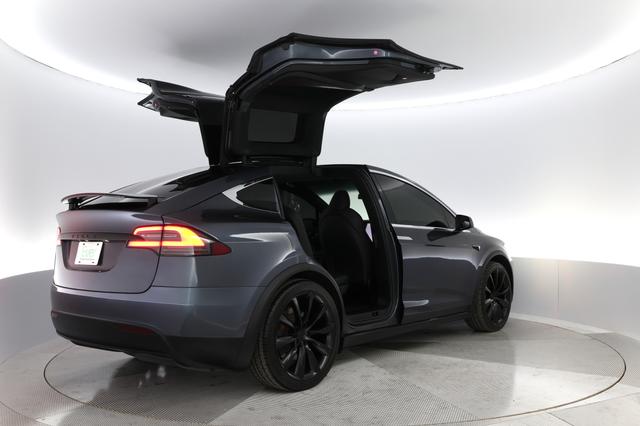 2020 Tesla Model X — photo 2 of 19