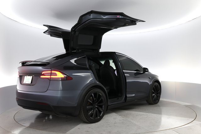 2020 Tesla Model X — photo 2 of 19