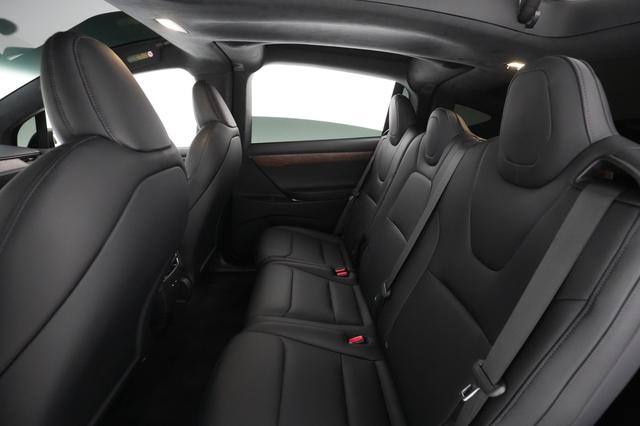 2020 Tesla Model X — photo 4 of 19