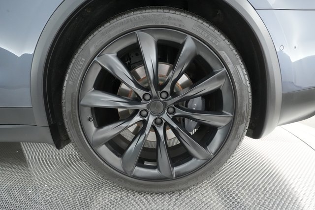 2020 Tesla Model X — photo 13 of 19