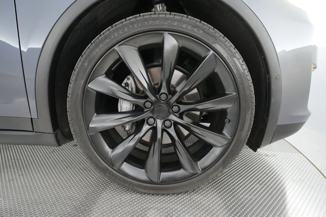 2020 Tesla Model X — photo 11 of 19