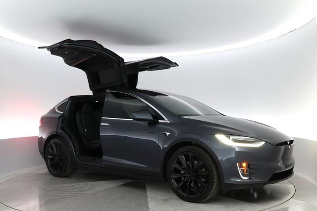 2020 Tesla Model X — photo 7 of 19