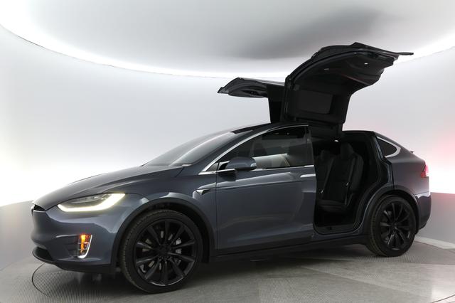 2020 Tesla Model X — photo 9 of 19