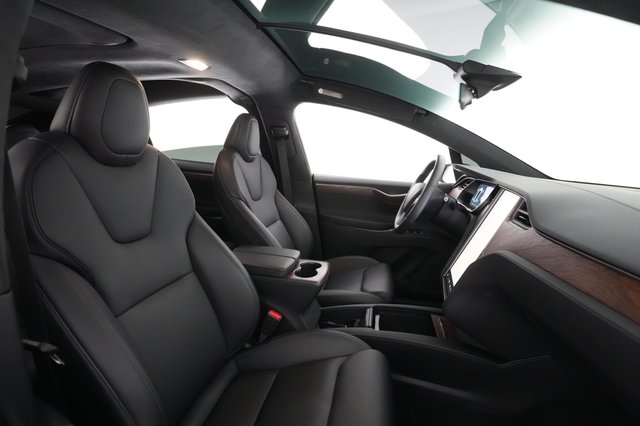2020 Tesla Model X — photo 14 of 19
