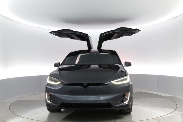 2020 Tesla Model X — photo 5 of 19
