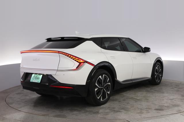2024 Kia EV6 — photo 2 of 22