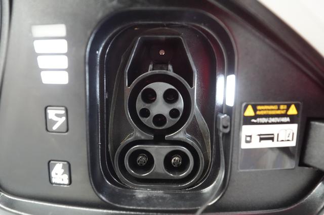 2024 Kia EV6 — photo 8 of 22
